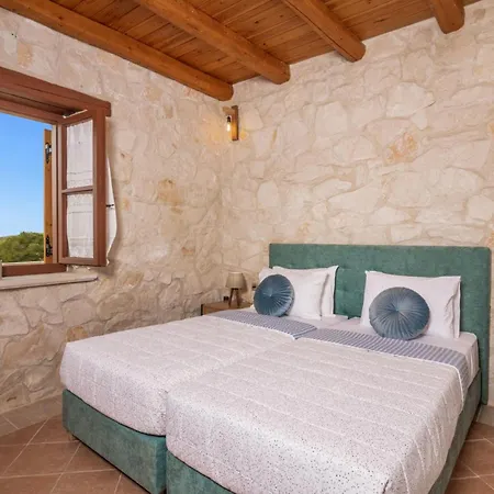 Luciana By Agios Nikolaos (Zakynthos)